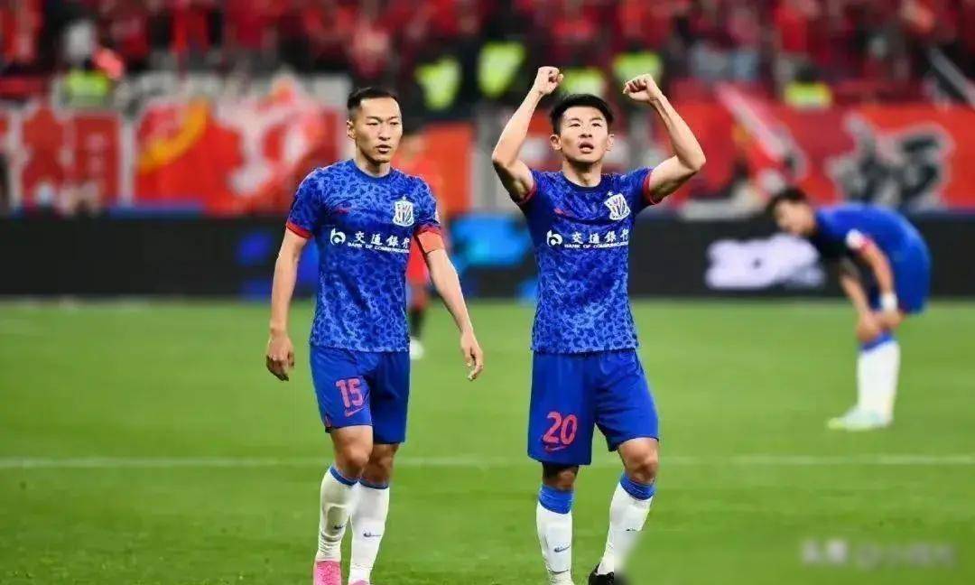 里尔中卫表现稳健，球队防守体系反弹